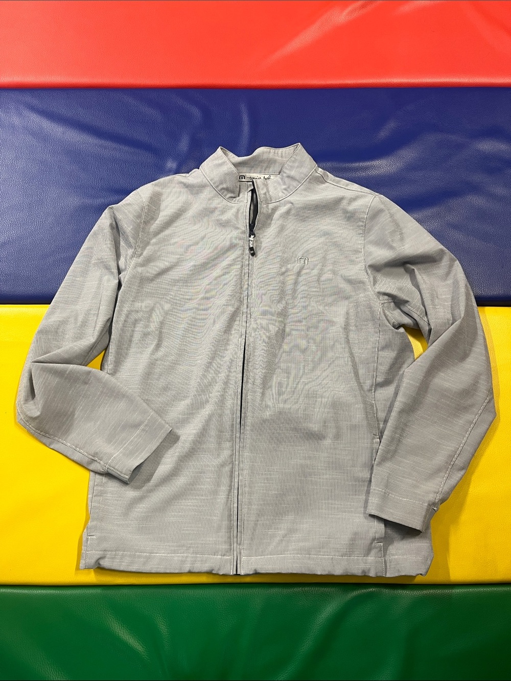 Men’s large Travis Mathew Lightweight Gray Zip-Front Jacket golf